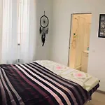 Cozy Flat, 5 Mins From Metro, 1 Bedroom