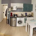 Cozy Flat, 5 Mins From Metro, 1 Bedroom