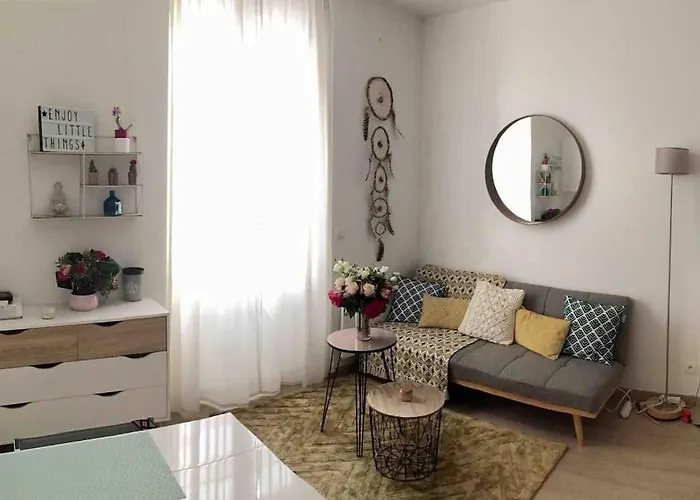 Cozy Flat, 5 Mins From Metro, 1 Bedroom