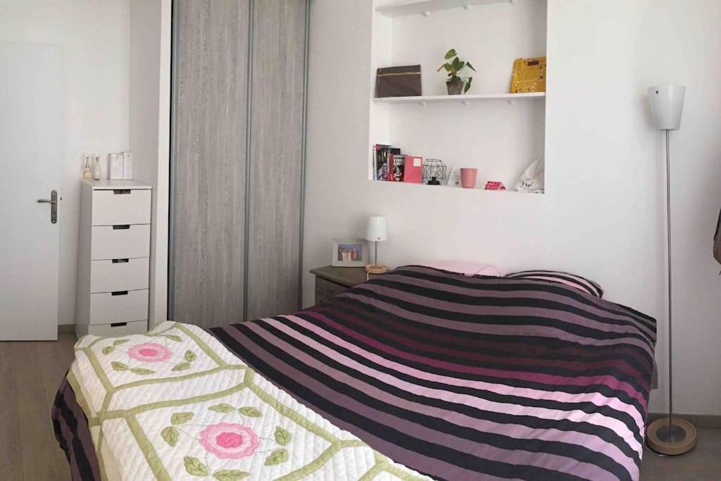 Appartement Cozy Flat, 5 Mins From Metro, 1 Bedroom