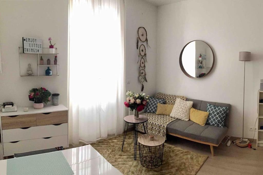 Cozy Flat, 5 Mins From Metro, 1 Bedroom *