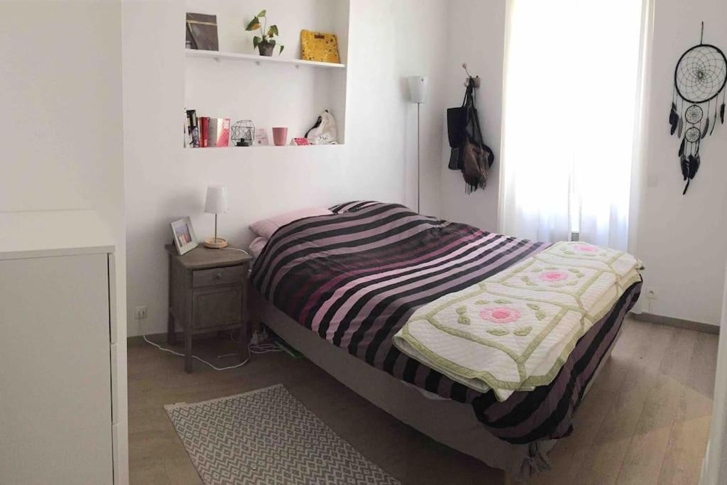 Cozy Flat, 5 Mins From Metro, 1 Bedroom Parijs